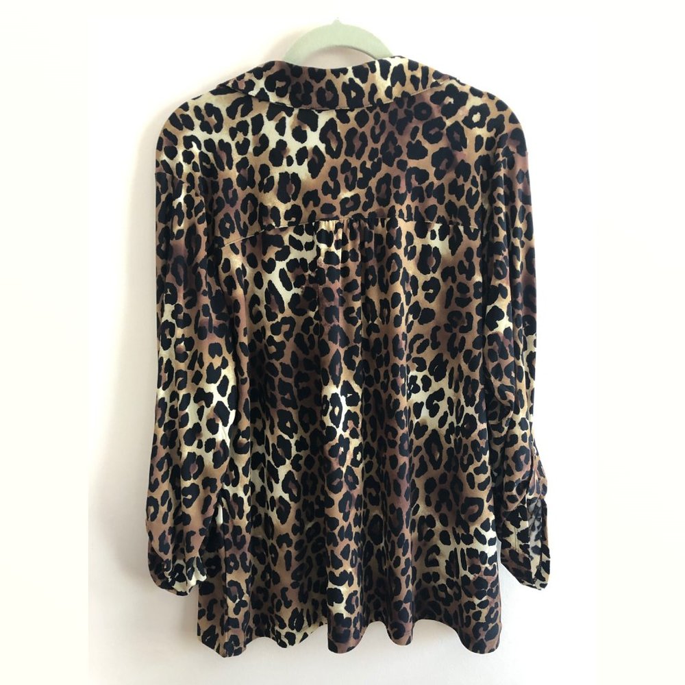 Anne Klein 1X Animal Print Blouse – Gold Button Detail, Stretch NWT - Picture 2 of 8